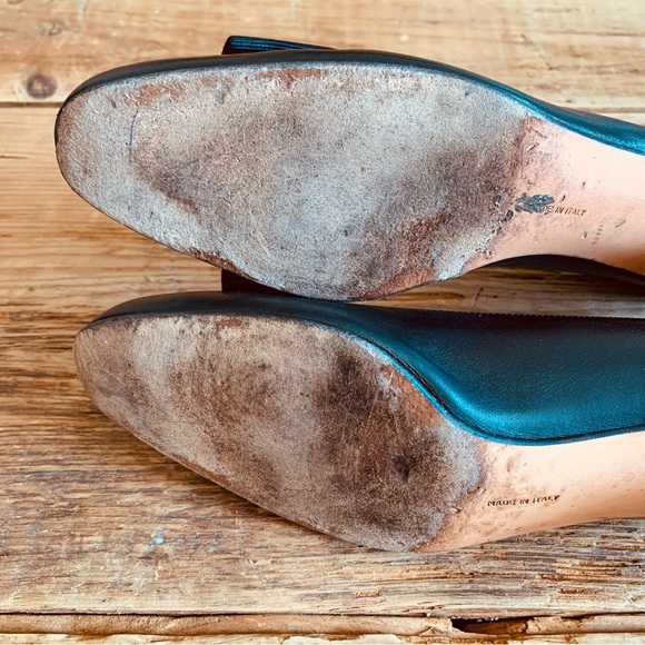 Salvatore Ferragamo—Vintage Vara Bow Heel Pumps, Double Bow (8.5 A2, Narrow) - Picture 12 of 13